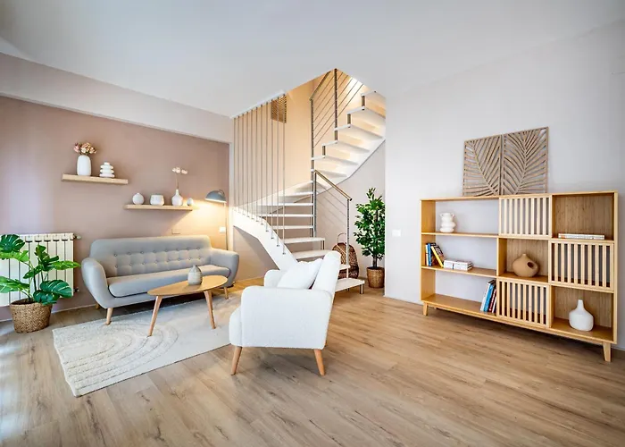 Yid Quiet With Garden Close To Florence Lejlighed